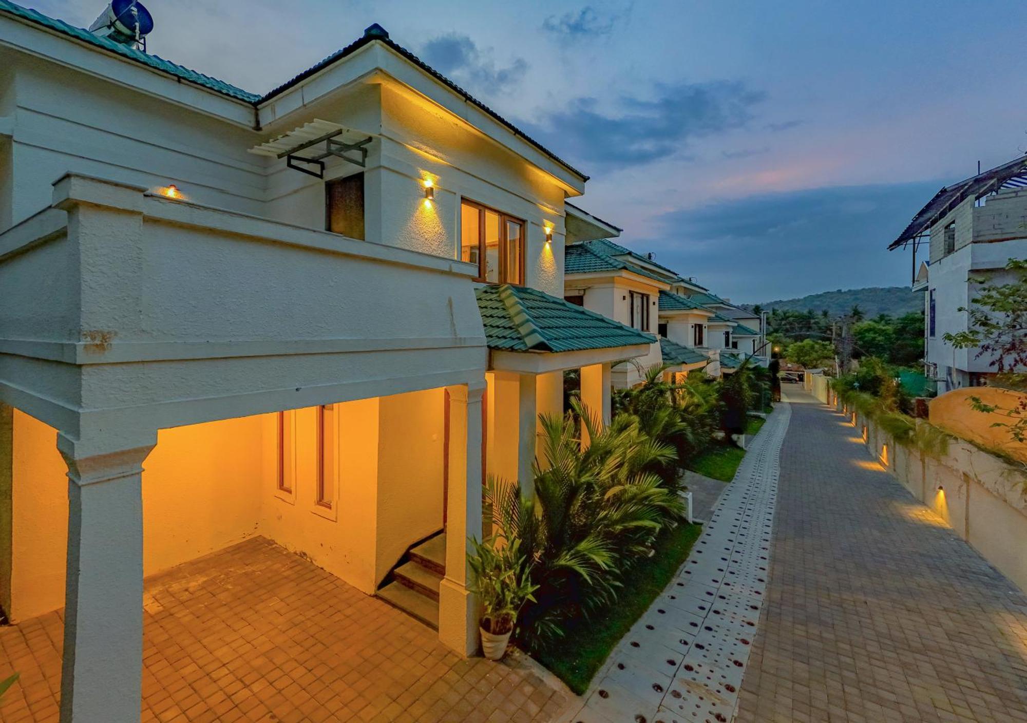 Elivaas 3 Bhk With Pvt Pool - Azalea Villa Siolim Eksteriør billede