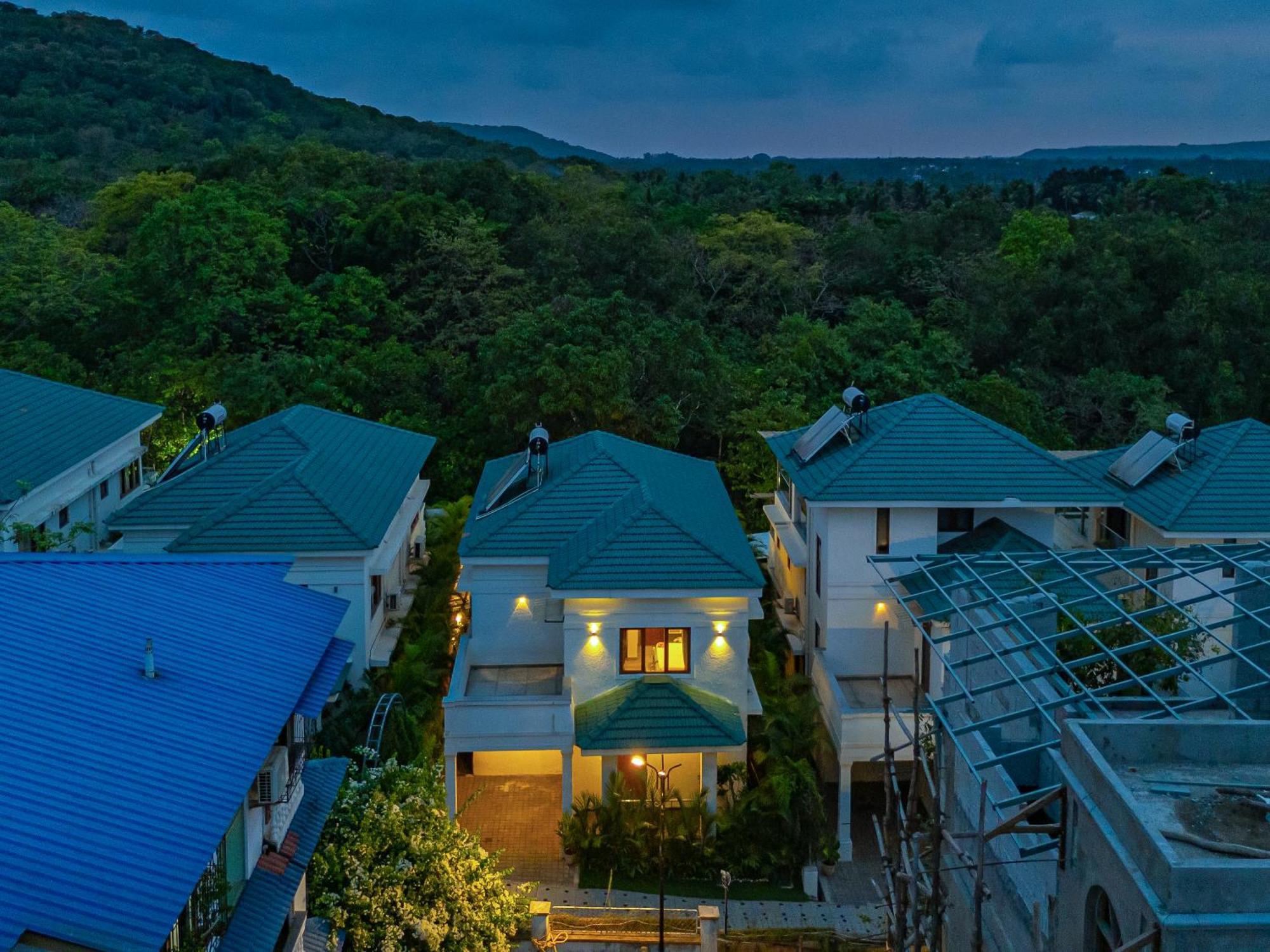 Elivaas 3 Bhk With Pvt Pool - Azalea Villa Siolim Eksteriør billede